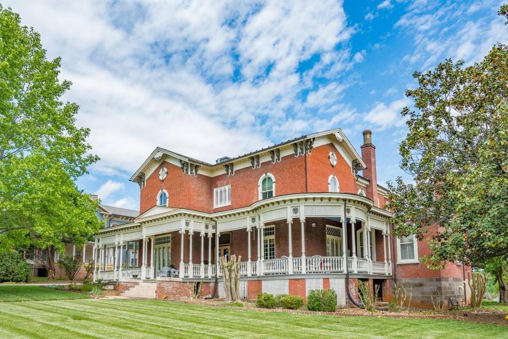 Ferienwohnung Peaceful Easy Feelings - King Sized Bed - Sleeps 2 Lynchburg Exterior foto